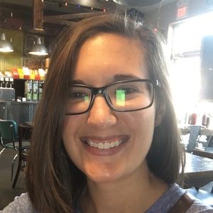 Meet your Posher, Caitlin